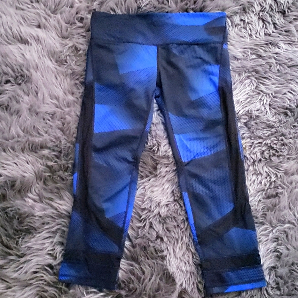 Gap 3/4 Length Athletic Leggings